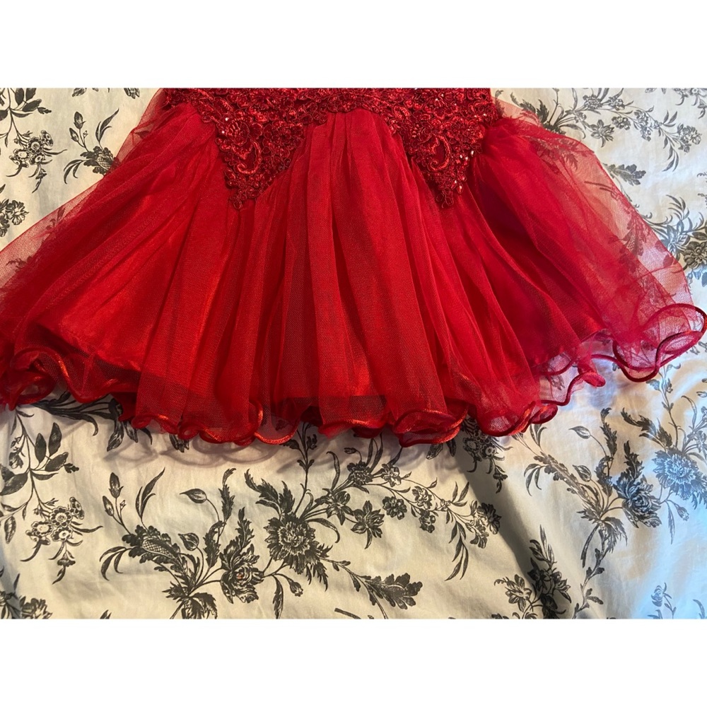 Perfect In Red Dress - Picture 5 of 6